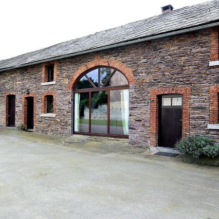 Spacious Holiday Home In Lierneux With Garden 외부 사진