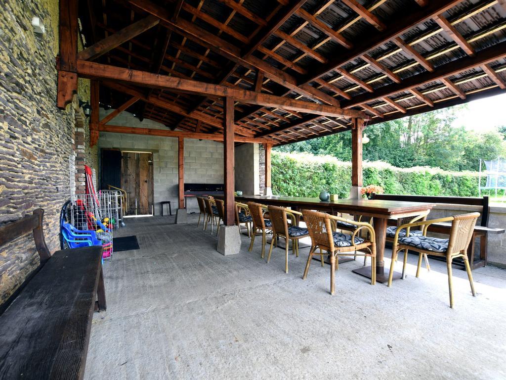 Spacious Holiday Home In Lierneux With Garden 외부 사진