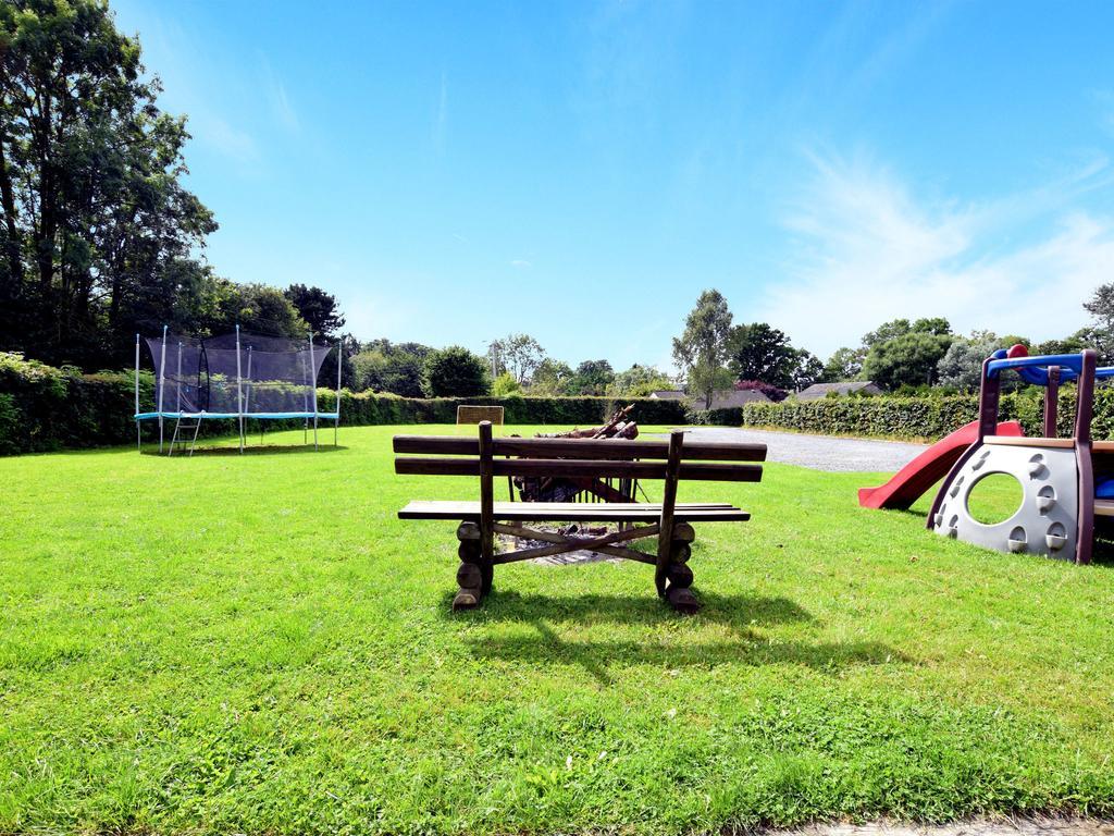 Spacious Holiday Home In Lierneux With Garden 객실 사진