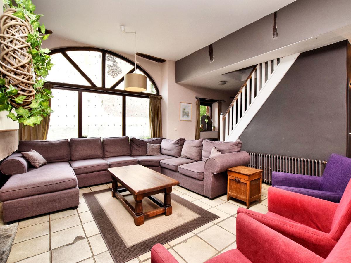 Spacious Holiday Home In Lierneux With Garden 외부 사진