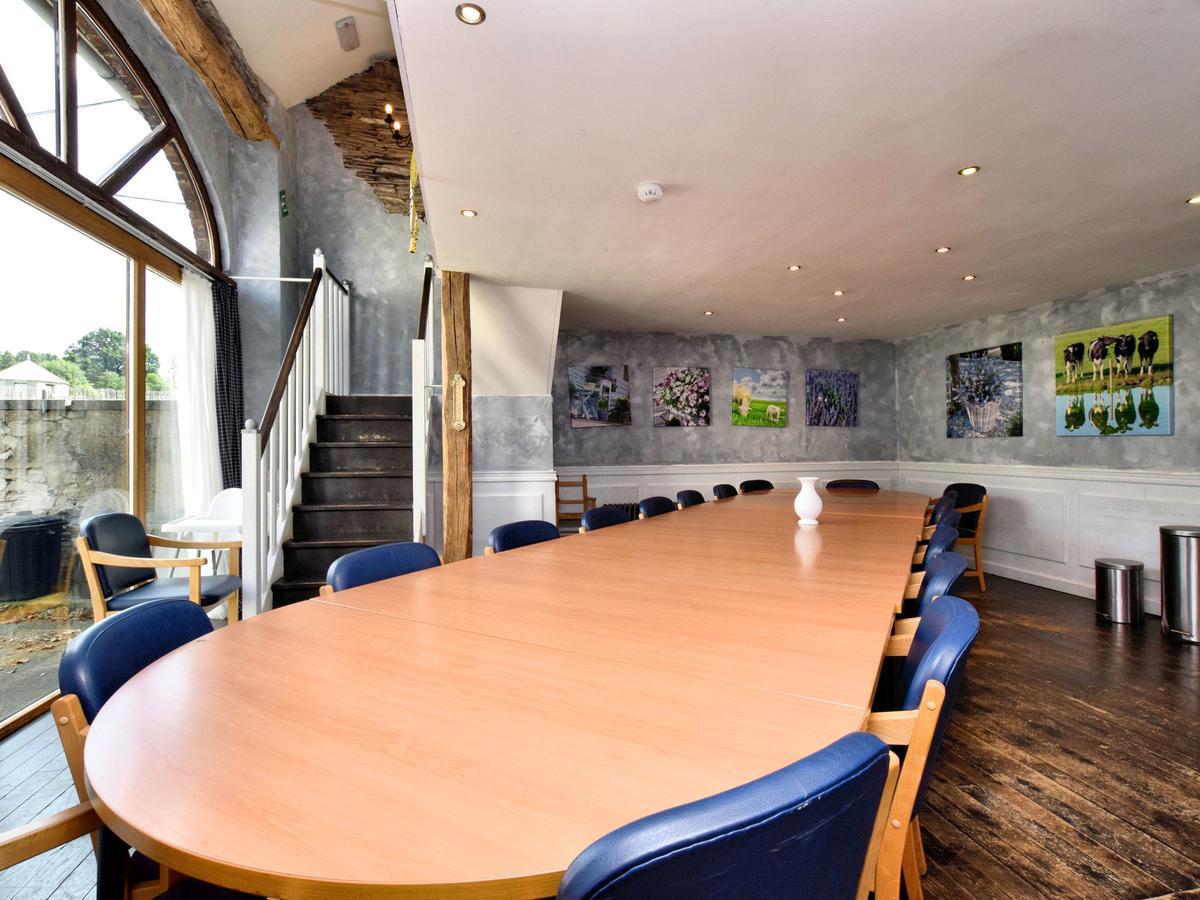 Spacious Holiday Home In Lierneux With Garden 외부 사진