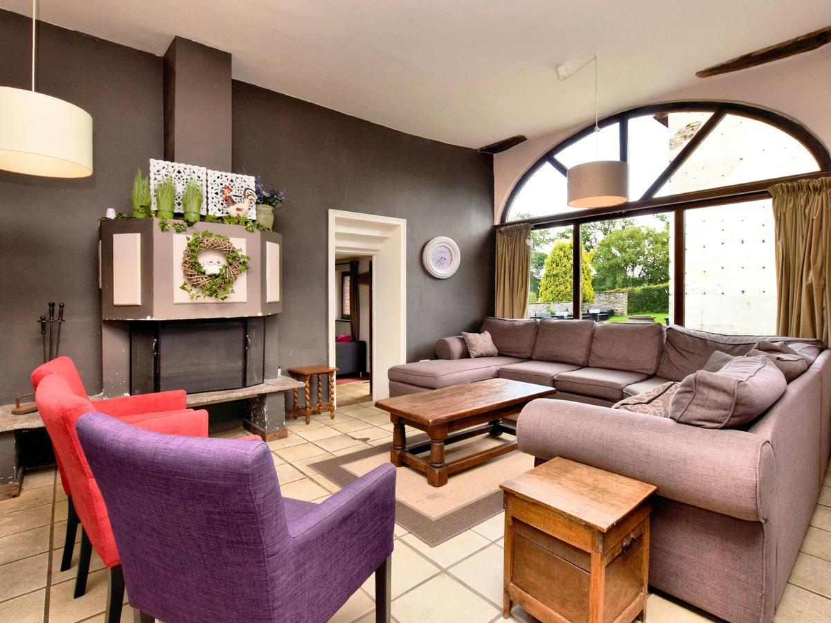 Spacious Holiday Home In Lierneux With Garden 외부 사진